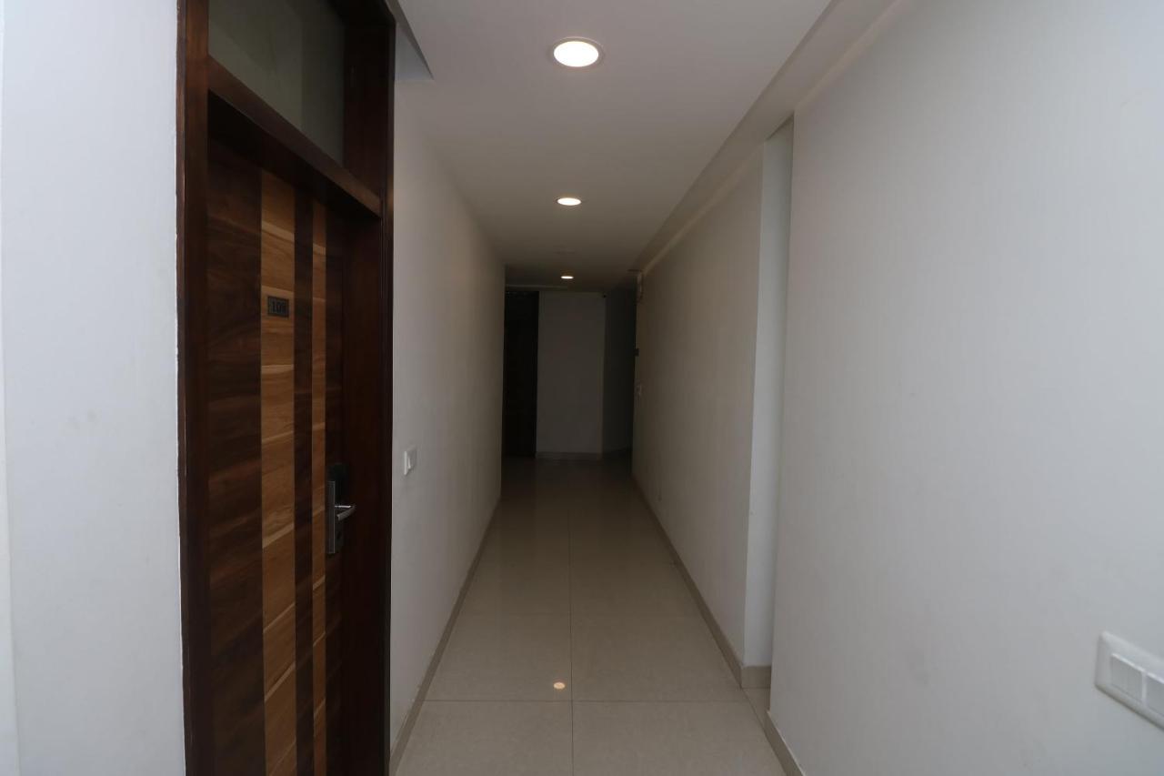 דלהי Oyo 9999 Hotel La Wisteria מראה חיצוני תמונה