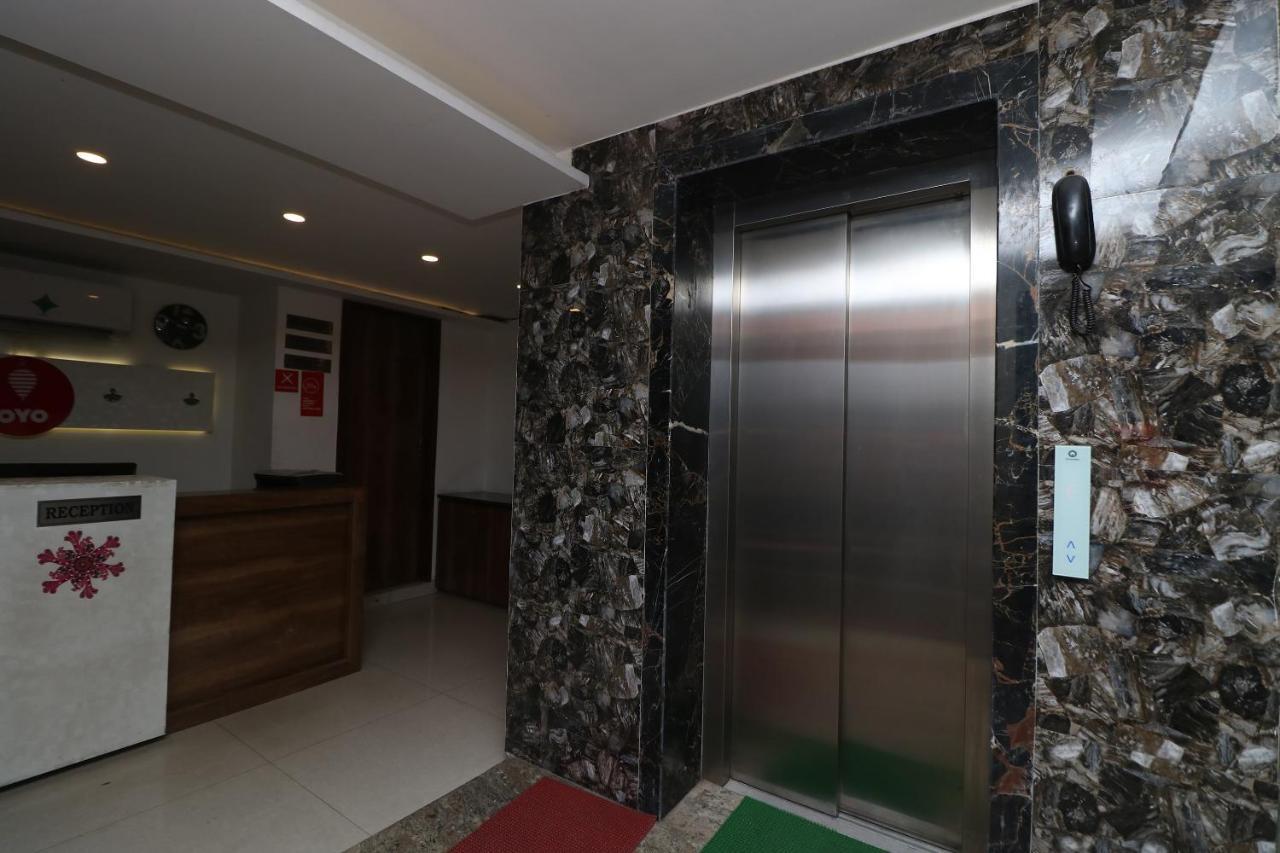 דלהי Oyo 9999 Hotel La Wisteria מראה חיצוני תמונה